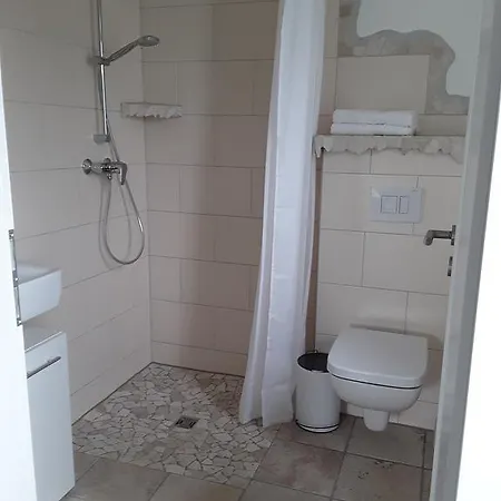 Poeoel Am Nationalpark Eifel